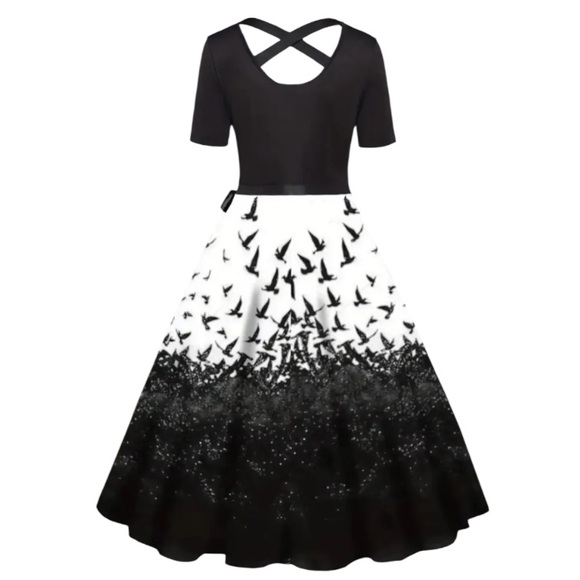 Dresses & Skirts - Gothic crow bird a-line dress XL